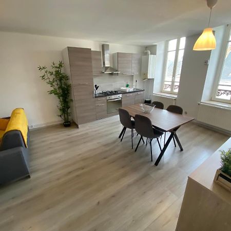 Joli Appartement Avec Parking Gratuit Sur Place Givet Dış mekan fotoğraf