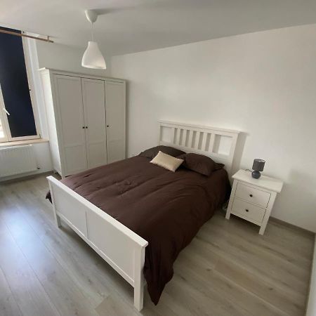 Joli Appartement Avec Parking Gratuit Sur Place Givet Dış mekan fotoğraf