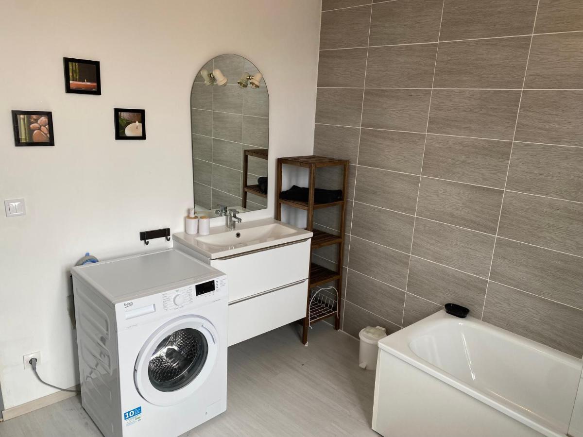 Joli Appartement Avec Parking Gratuit Sur Place Givet Dış mekan fotoğraf