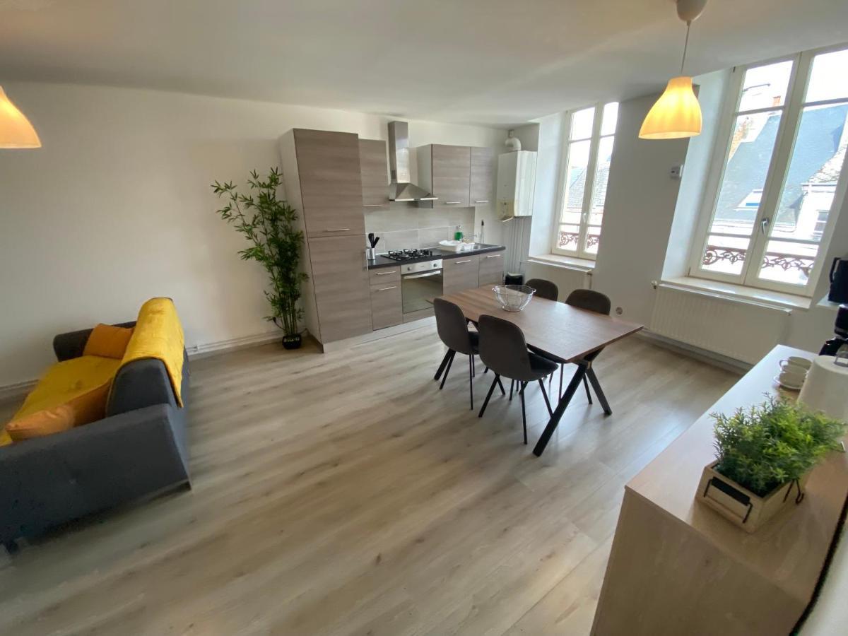 Joli Appartement Avec Parking Gratuit Sur Place Givet Dış mekan fotoğraf