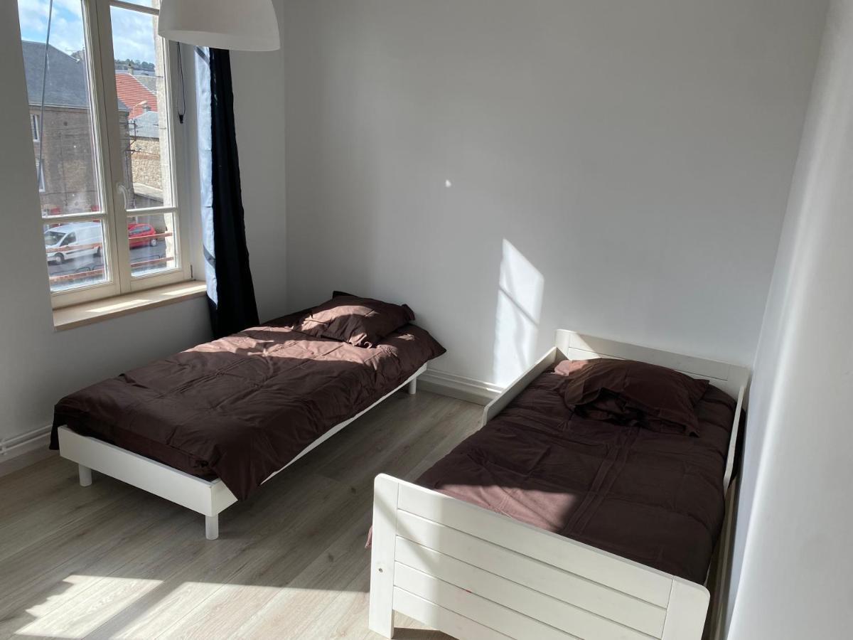 Joli Appartement Avec Parking Gratuit Sur Place Givet Dış mekan fotoğraf