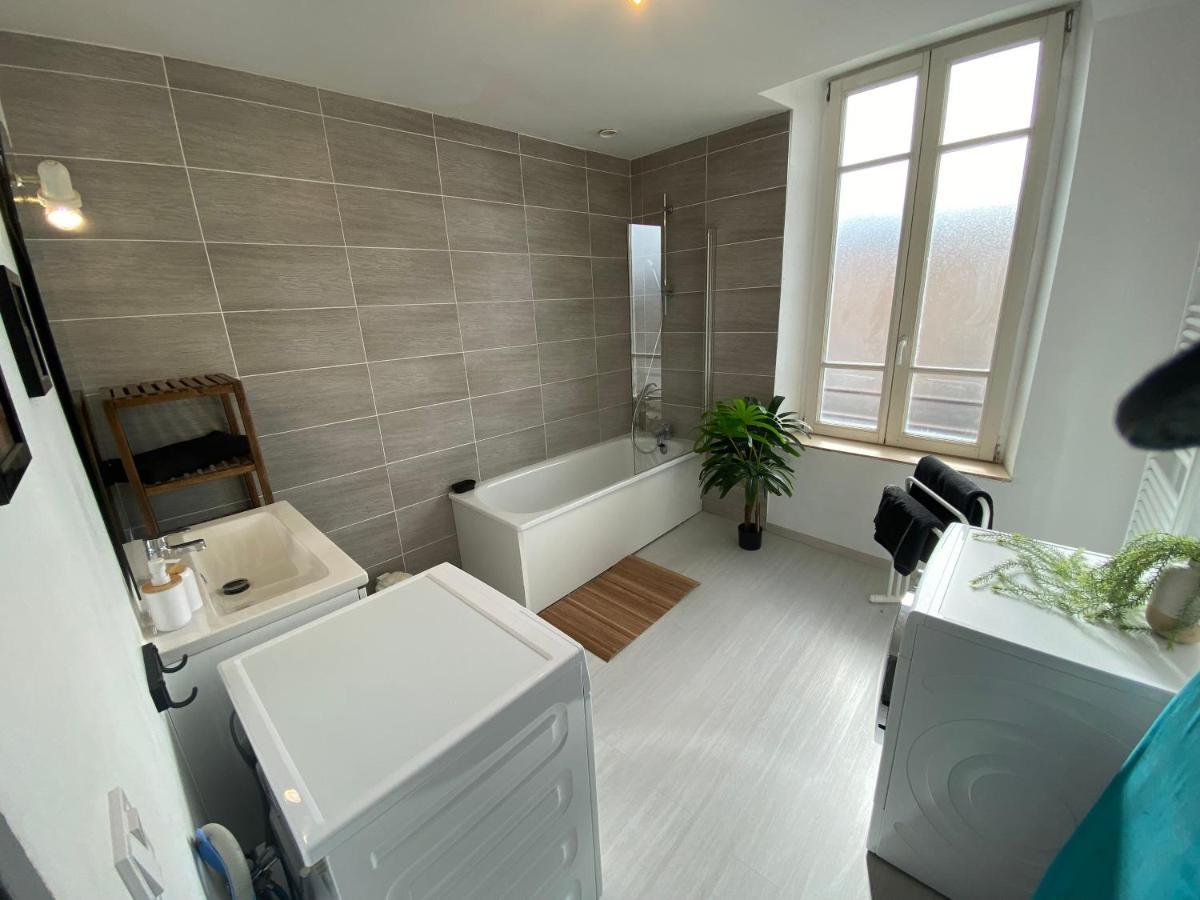 Joli Appartement Avec Parking Gratuit Sur Place Givet Dış mekan fotoğraf