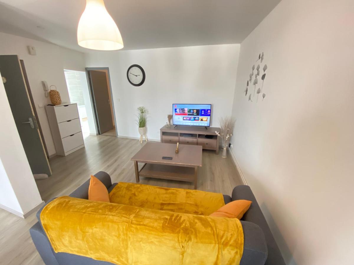 Joli Appartement Avec Parking Gratuit Sur Place Givet Dış mekan fotoğraf