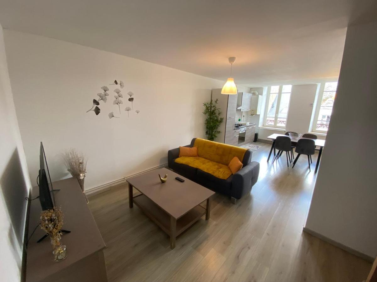 Joli Appartement Avec Parking Gratuit Sur Place Givet Dış mekan fotoğraf