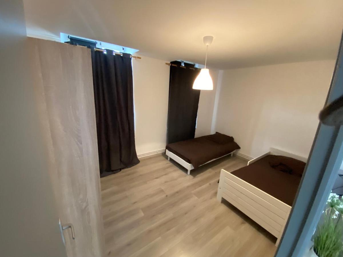 Joli Appartement Avec Parking Gratuit Sur Place Givet Dış mekan fotoğraf